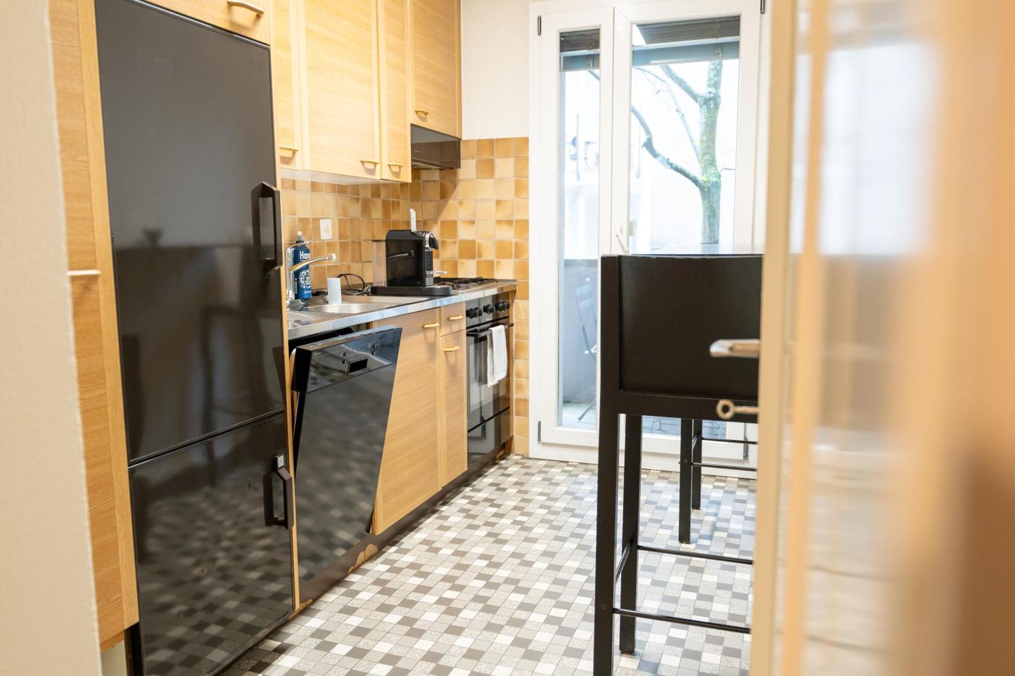 Gemuetliche Grosse Wohnung Naehe Uni Basileia Exterior foto