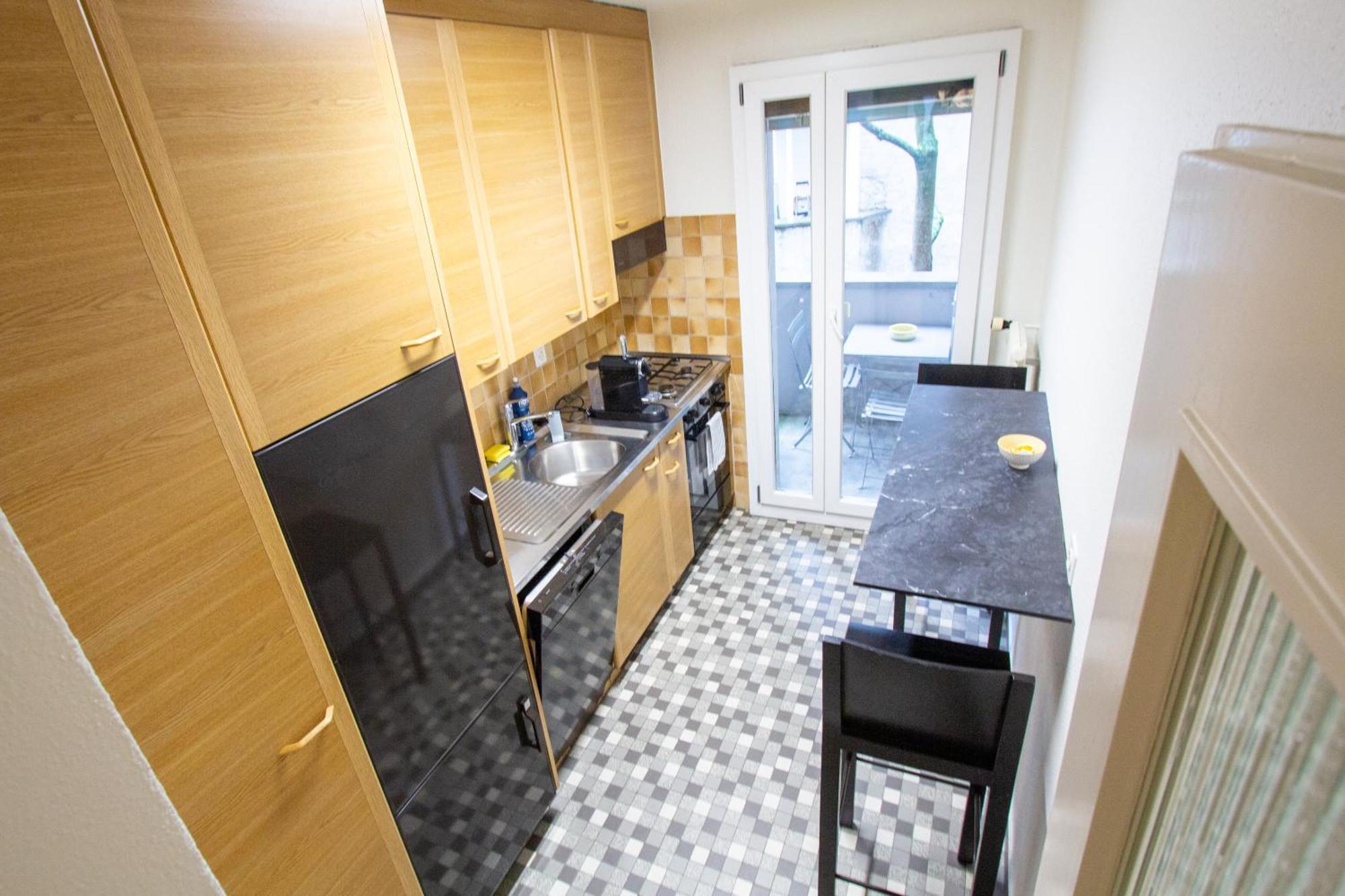 Gemuetliche Grosse Wohnung Naehe Uni Basileia Exterior foto